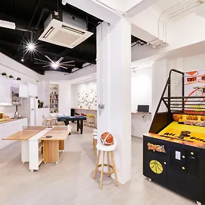 Beat. Sports Hostal Singapur