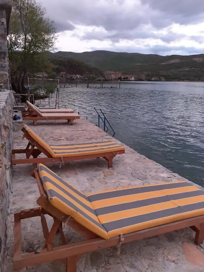 Nesti Relax Home Lin 0*,  Албания