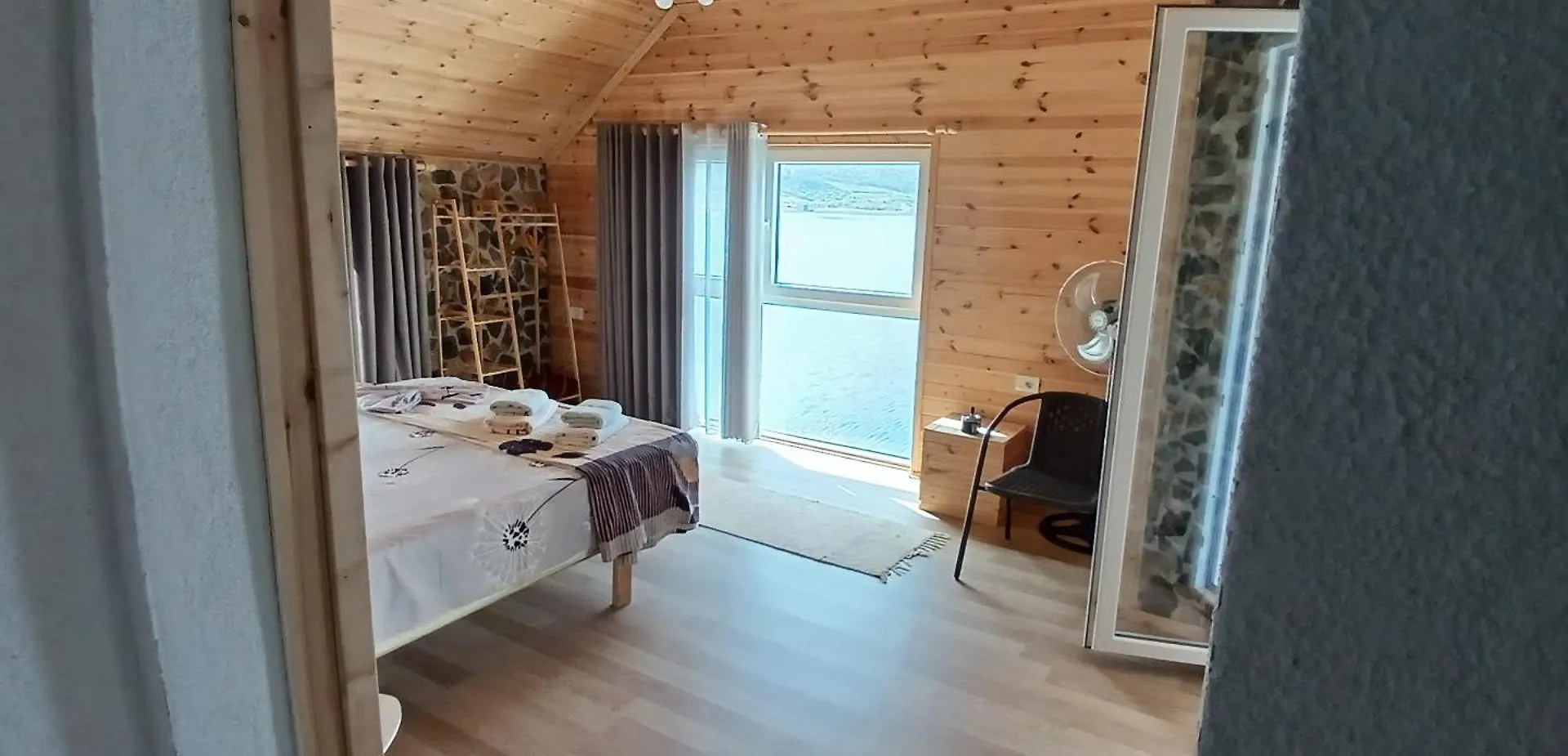 Nesti Relax Home Lini Bed and Breakfast